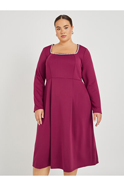 Styli Plus Size Embellished Square Neck Pleated Midi Dress
