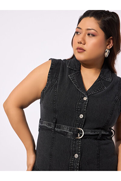 Sassafras By Styli Plus Size Buttoned Sleeveless Flared Midi Dress