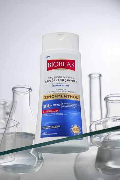 Bioblas Șampon anti-mătreață 2 în 1 - Prospețime cu mentol 360 ml