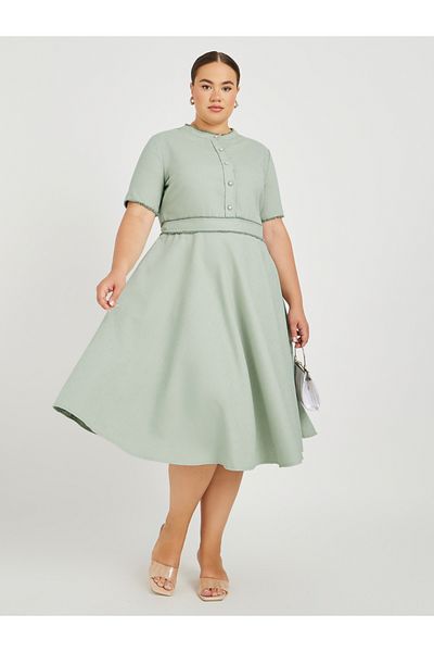 Styli Plus Size Short Sleeves A-Line Midi Dress