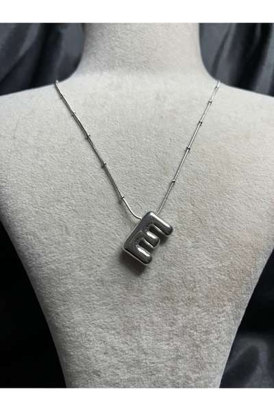 Fam&Co Jewelry Gümüş Renk Balon Harf Kolye – E Harfi, Şık ve Minimal Tasarım
