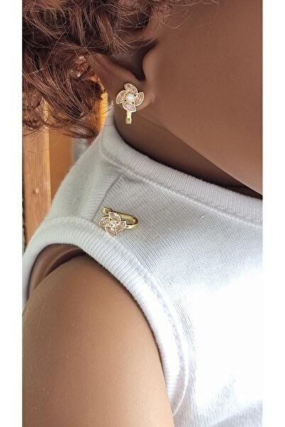 safderuntaki Altın Küpe