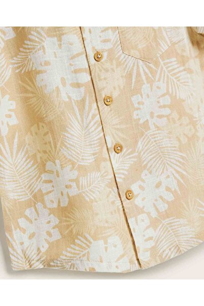 R&B Tropical Printed Shirt with Classic Collar and Short Sleeves