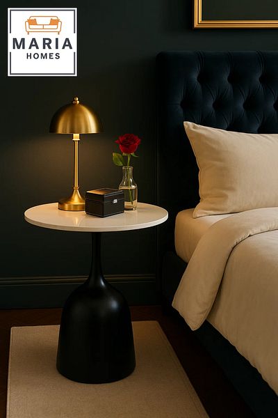 MARIA HOMES طاولة جانبية دائرية حديثة ذات سطح أبيض وقاعدة منحنية سوداء