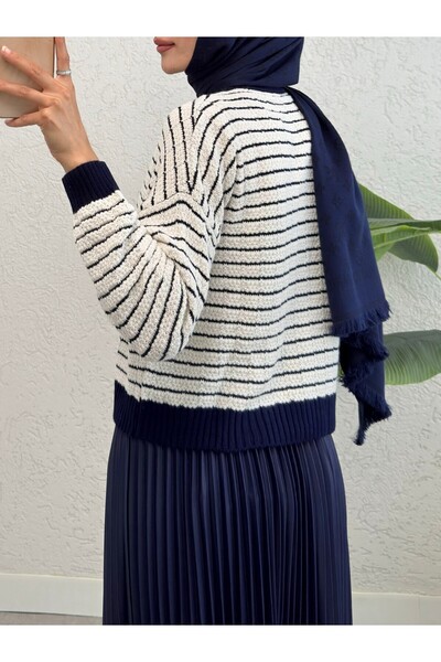 Modamorfo Тонко смугастий трикотажний кардиган - на ґудзиках і з кишенями - лаци