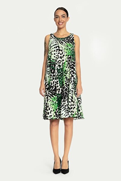 Antonia M Rochie tropical