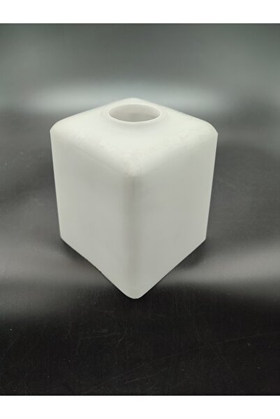 KUĞULU KARE AVİZE CAMI.BEYAZ RENKTE (Kenarlar:9.00cm,9.00cm-h:10.00cm)(E.14)Mum ampule göre.