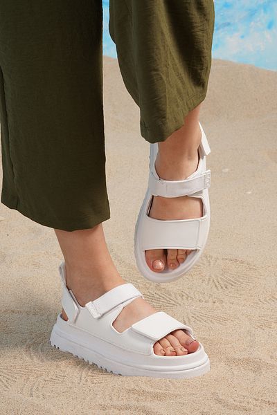 Beyond Women's White Goldenglow Sandals Bynduggs01