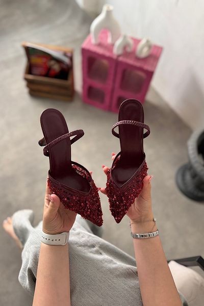 SHOEBELLAS Pantofi cu toc de damă Anje Burgundy din dantelă cu detaliu brodat