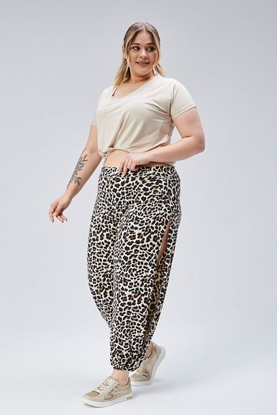 Curvy Trend Plus Size Leopard Patterned Viscose Trousers with Elastic Waist and Legs and Side Slits
