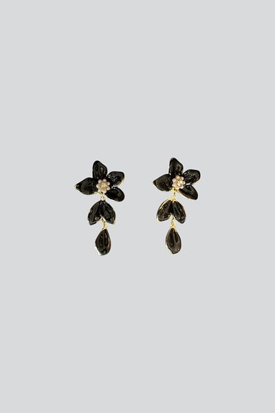 stravis Enameled Flower Earrings with Dangle