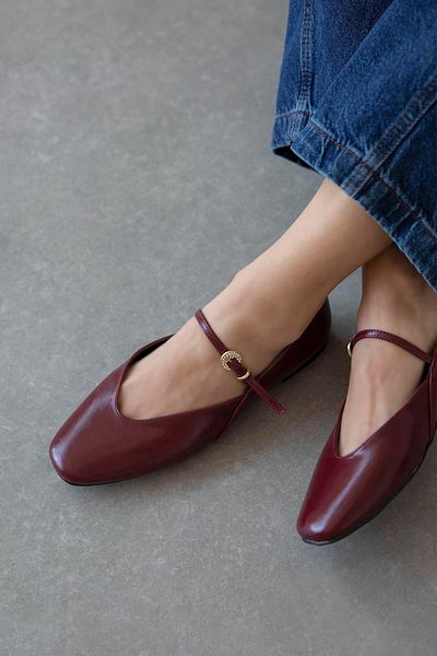 STRASWANS Evve Women's Buckle Detail Wrinkled Leather Ballerinas Light Burgundy