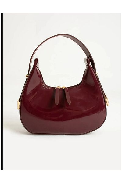 Sosyete dolabı Women's Cherry Patent Leather Arm & Shoulder Bag (Burgundy)