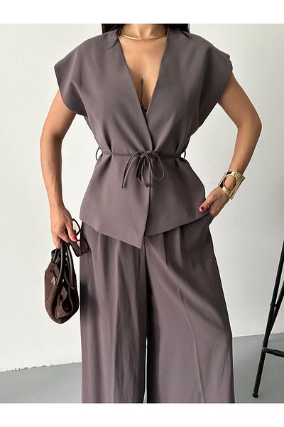 MYGİYİMİSTANBUL Slim Belt Detail V-Neck Sleeveless Top Wide Leg Pants Two-Piece Set