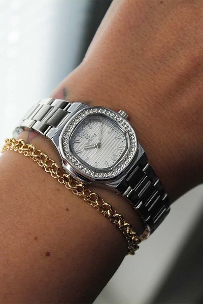 Homies Hm24884S01-1 Women Wrist Watch with Steel Cord