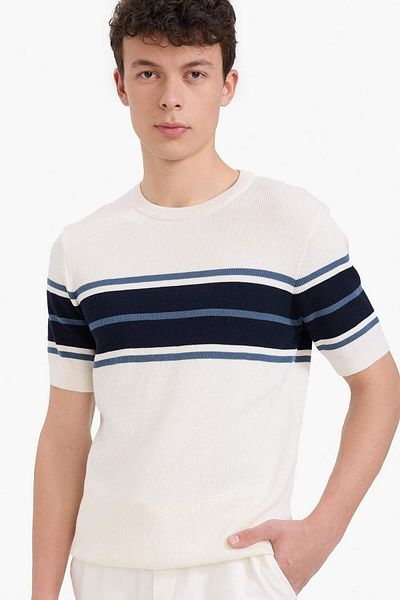 DeFacto 100% Cotton Standard Fit Short Sleeve Knitwear T-Shirt E5865Ax25Sp