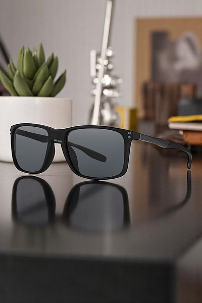 Daniel Klein 100% Polarized Uv400 Protection Black Color Original Rectangle Men's Sunglasses Dkg6250C1