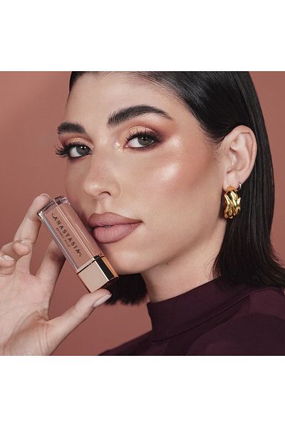Anastasia Beverly Hills أحمر الشفاه المخملي - أحمر الشفاه بني بارد (3,5 جم)