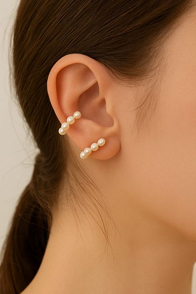 materialist Pearl Hug – Pearl Detailed Cartilage Earrings (Set of 2)