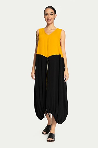 Antonia M Rochie in doua culori