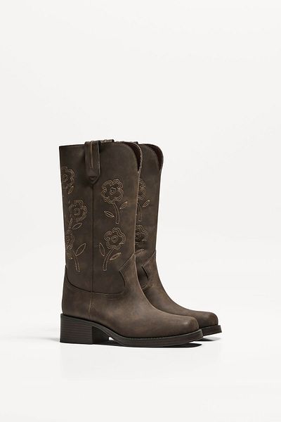 Bershka Embroidered flat cowboy boots