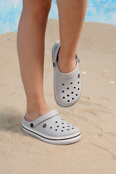 Beyond Παντόφλες Unisex Grey Crs Κλειστό Μπροστινό 3cm BYNDCROCS01