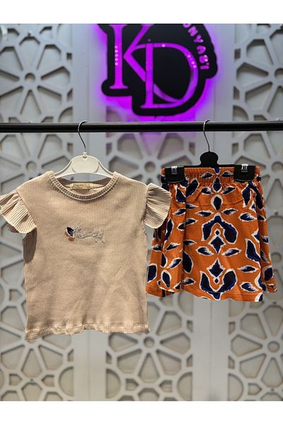 KUMRUNUN DÜNYASI Butterfly Embroidered Sleeve Detail T-Shirt Colorful Ruffle Hem Girls' Bottom Top Set