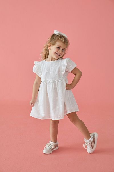 Patique Kids Λευκό Βαμβακερό Κοριτσίστικο Φόρεμα με Μοτίβο Λουλουδιών
