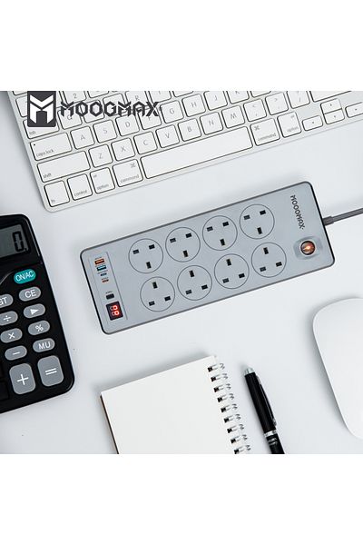 MOOGMAX سلك تمديد - 8 مقابس طاقة - 3 متر - منفذان USB - منفذان من النوع C - مؤقت لمخرجات USB