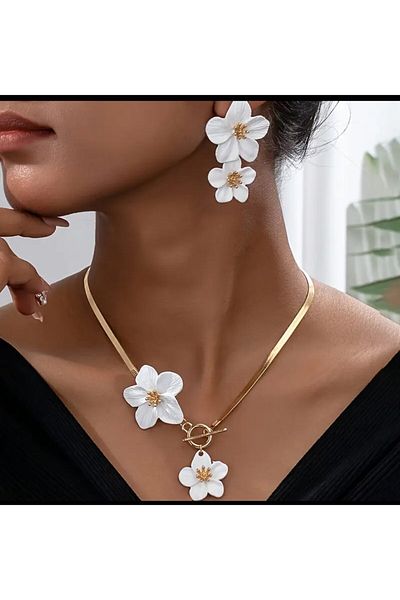 Enanice Flower Necklace Earring Set