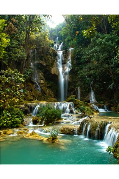 media Fototapet de perete autoadeziv si lavabil Cascada verde din Laos, 150 x 205 cm