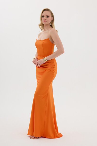 Carmen Turuncu Straplez Uzun Saten Abiye Elbise