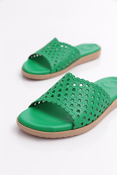 DGN 2124 Γυναικείες παντόφλες με λεπτομέρειες λέιζερ