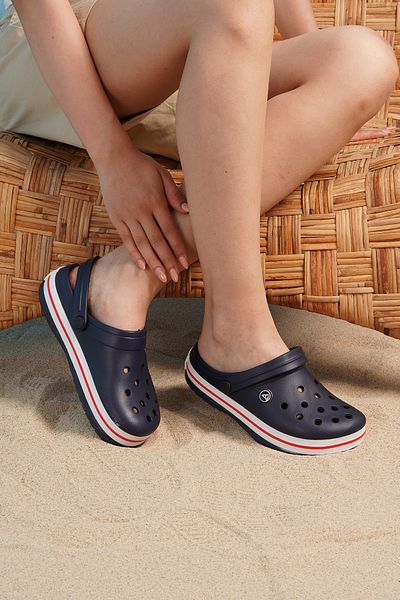 Beyond Παντόφλες Unisex Navy Blue Crs Κλειστό Μπροστινό 3cm BYNDCROCS01