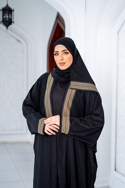 ABAYA Luxurious black cardigan with elegant gold embroidery and scarf