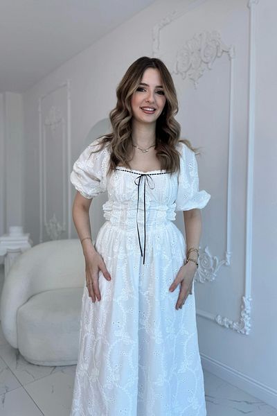 HELİS BUTİK White Lace Detailed Brode Dress