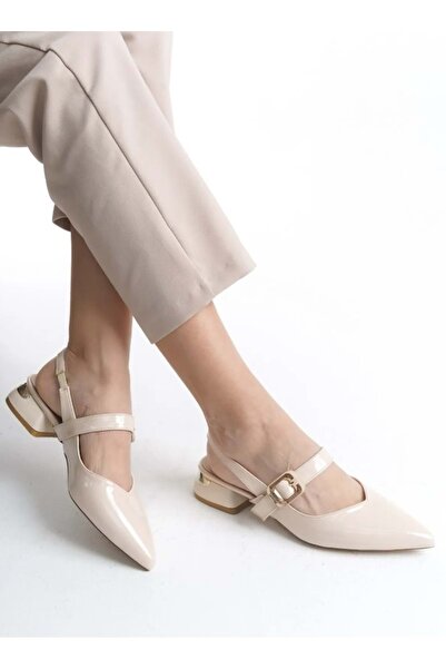 KOCAMANLAR حذاء باليرينا نسائي مفتوح من الخلف بحزام من Feles باللون البيج