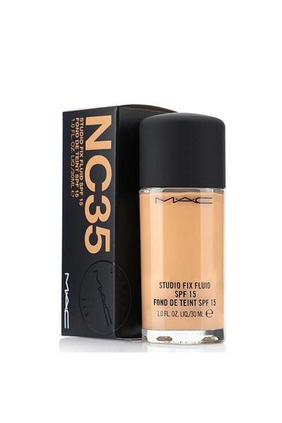 LEADING LINES Studio Fix Liquid Foundation NC40