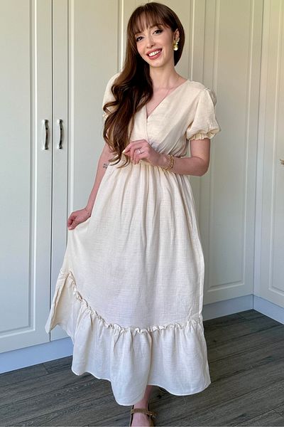 Dilay Gökoğlu Butik Μπεζ μουσελίνα υφασμάτινο κοντομάνικο φόρεμα