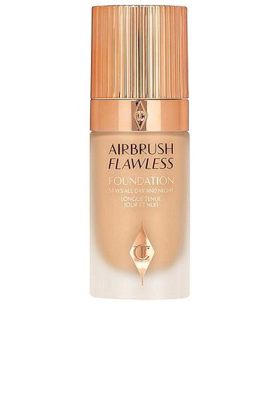 LEADING LINES Charlotte Tilbury Airbrush Flawless Foundation - 7 Neutral (30 ml)