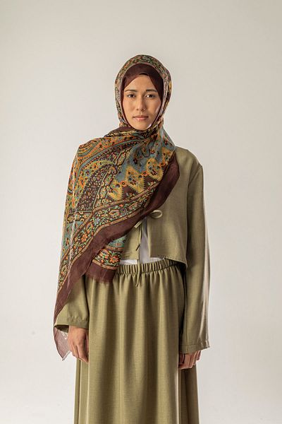 FLEUR SOİE Emberroot Ethnic Patterned 100% Indian Silk Shawl