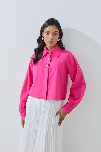 Merve Gültekin Düğme Detaylı Crop Gömlek Fuşya