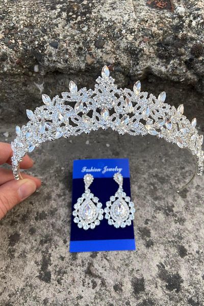 Hobigram Clara Silver Bridal Henna Crown Special Occasion Accessory Women's Crown and Drop Shuttle Earrings Set