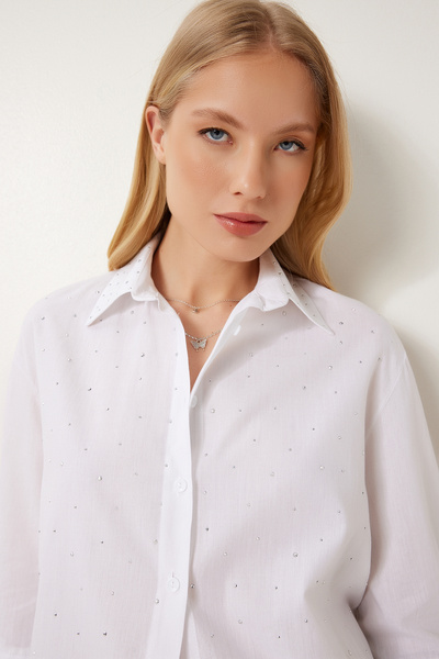 Happiness İstanbul Women's White Stone Detailed Poplin Shirt Dp00256