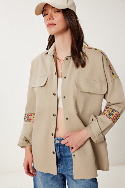 Happiness İstanbul Women's Beige Ethnic Embroidered Oversize Gabardine Shirt Jacket Sa00039