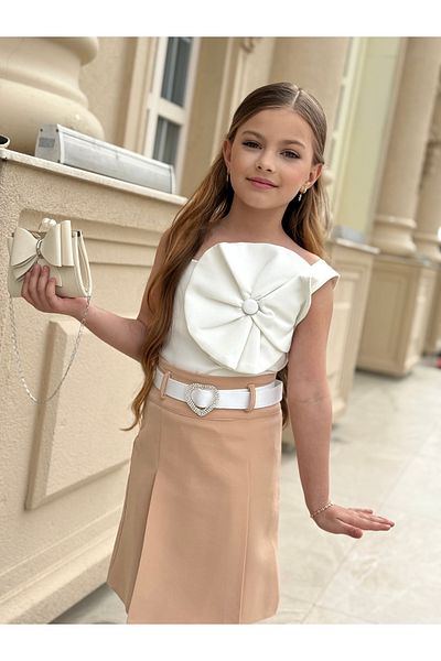 Ribbon kids مجموعة يوم خاص للفتيات – طقم بلوزة وتنورة بحمالات مزينة بالزهور