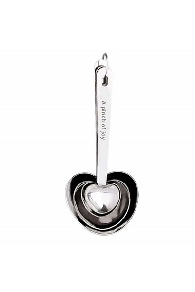 PUFO Set de 4 lingurițe metalice de diferite dimensiuni pentru măsurarea ingredientelor, condimentelor, în formă de inimă, argintii