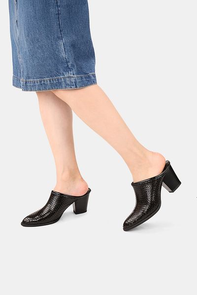 TUNAELLİ Women's Black Rugan Genuine Leather Heel Closed Front Sabo Slippers
