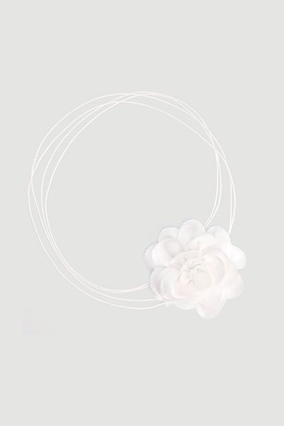Gusto Drawstring Rose Brooch Necklace - White