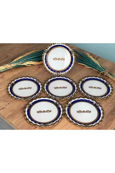 B&M Crown Patterned Curved Cake Plate 6 Pieces